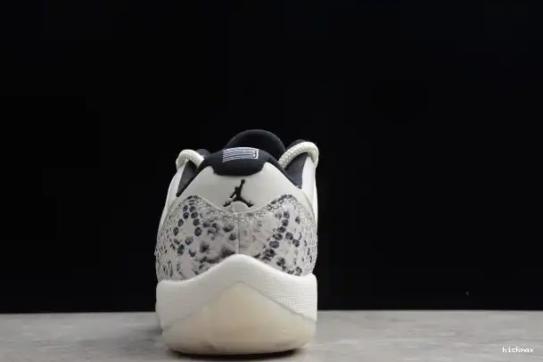 Rep MAX Jordan Bone Snake Air 11 Light CD6846-002 SE Low 0323